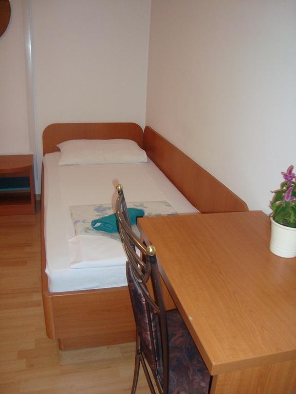 Guesthouse Koprivec Ljubljana Ngoại thất bức ảnh