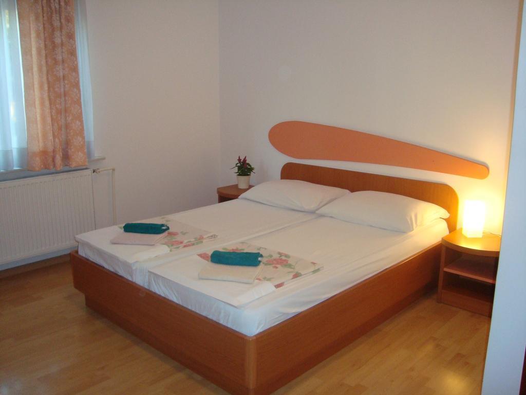 Guesthouse Koprivec Ljubljana Ngoại thất bức ảnh